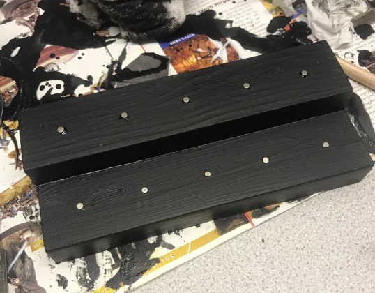 magnetised miniature display stand